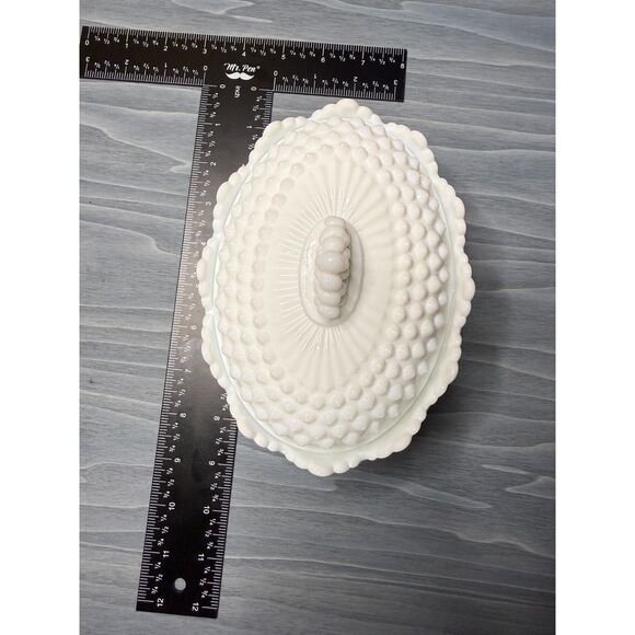 Vintage Oval L.E. Smith Style Milk Glass Hobnail Footed Covered Dish, 1950s–70s - Picture 8 of 8